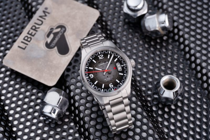 Liberum Re-Xhaust-4